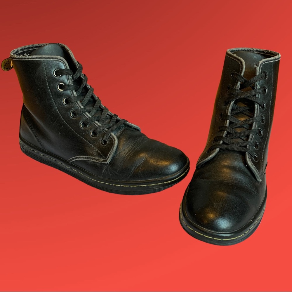 Dr. Marten’s Ladies Shoreditch Boots Size 7 in Black